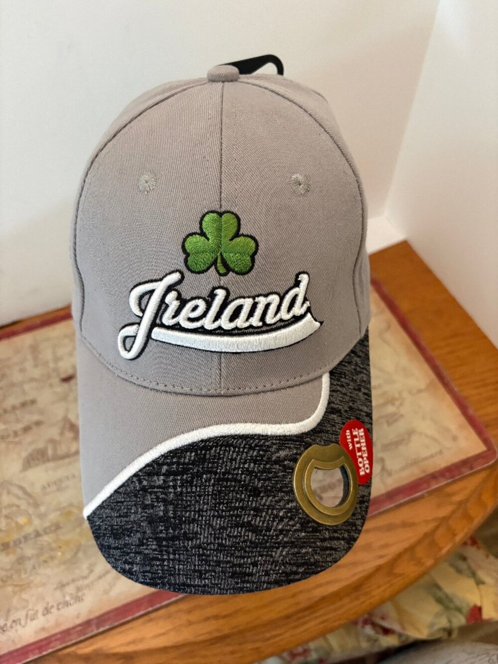 Super Green Ireland Shamrock Hat with Bottle Opener – NWT